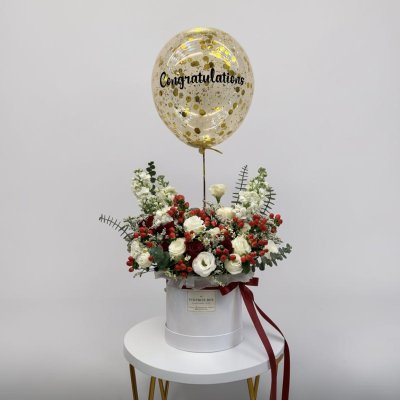Ruby & Ivory Red Roses Box